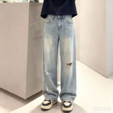 批发2026年秋季新款时尚破洞涂鸦做旧休闲宽松破洞裤时髦牛仔直筒裤女