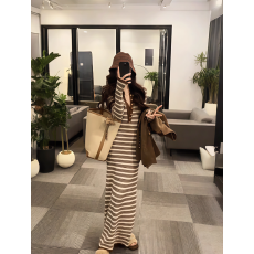 批发<b class='q'>复古</b>风撞色条纹V领长袖连衣裙女秋季小众休闲时尚气质百搭<b class='q'>长裙</b>子