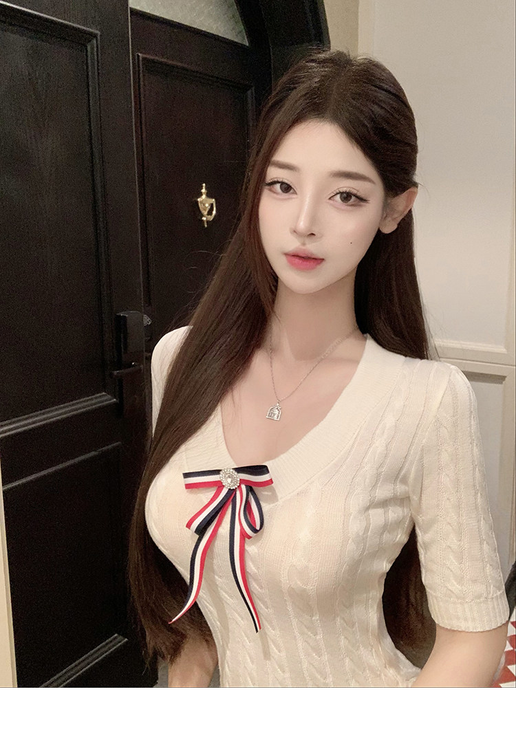 봄 새로운 작은 샤넬 스타일 나비 매듭 V넥 니트 스웨터 여성 중간 소매 몸매 가꾸기 순수한 욕망 바람 맨위 여성 트렌디