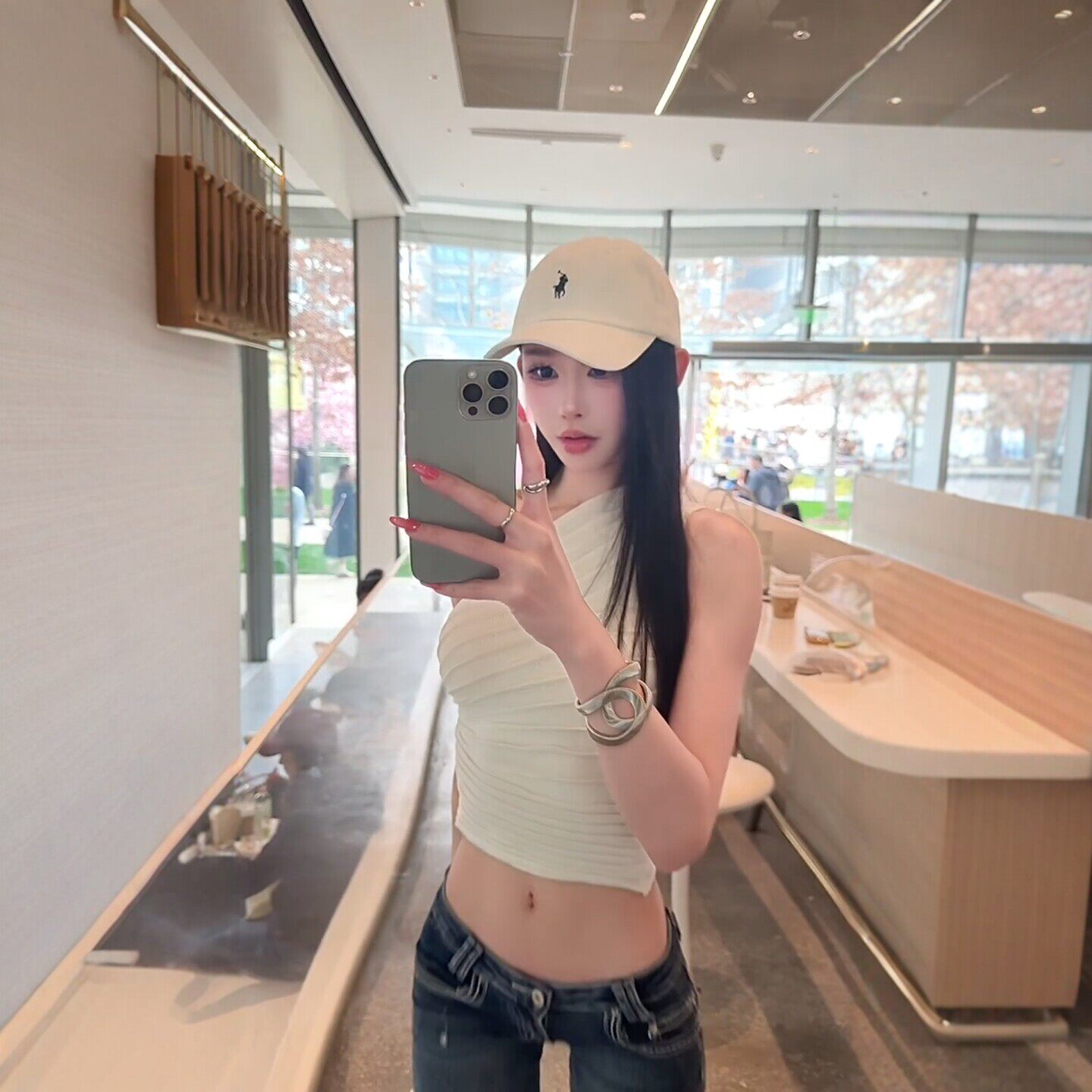 프랑스식 섹시함 바람 비스듬한 어깨 주름 화이트 튜브탑 조끼 여성 여름 몸매 가꾸기 슬림해 보이는 민소매 인사이드 가져 가라. 오프숄더 맨위