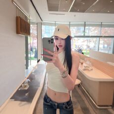 批发法式性感风斜肩褶皱<b class='q'>白色</b>抹胸背心女夏季修身显瘦无袖内搭露肩上衣