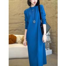 批发高级感配大衣连衣裙女秋冬<b class='q'>中长款</b>过膝毛衣打底裙子气质名媛针织衫