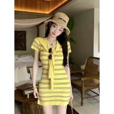 批发条纹气质披肩法式针织<b class='q'>连衣裙</b>短袖女装新款修身夏季显瘦两件套裙子