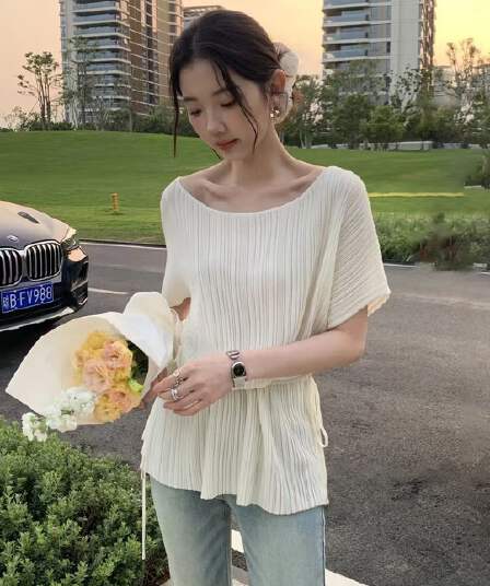 한 부서 느긋한 바람 오프숄더 반팔 니트 스웨터 여성 플리츠 허리 수축 슬림해 보이는 부드러운 바람 라이 경기 서울 주간 실크 맨위