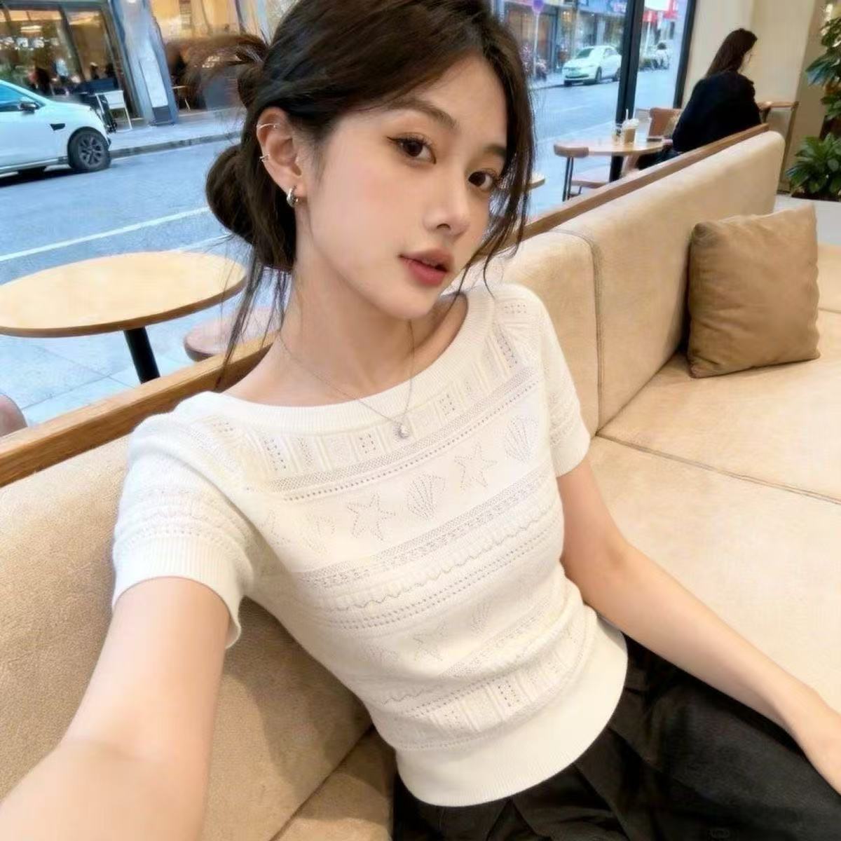 한 부서 부드러운 핫걸 바람 홀로우 아웃 여름 비스듬한 어깨 라이 경기 서울 주간 실크 반팔 슬림해 보이는 다용도 품격 니트 맨위