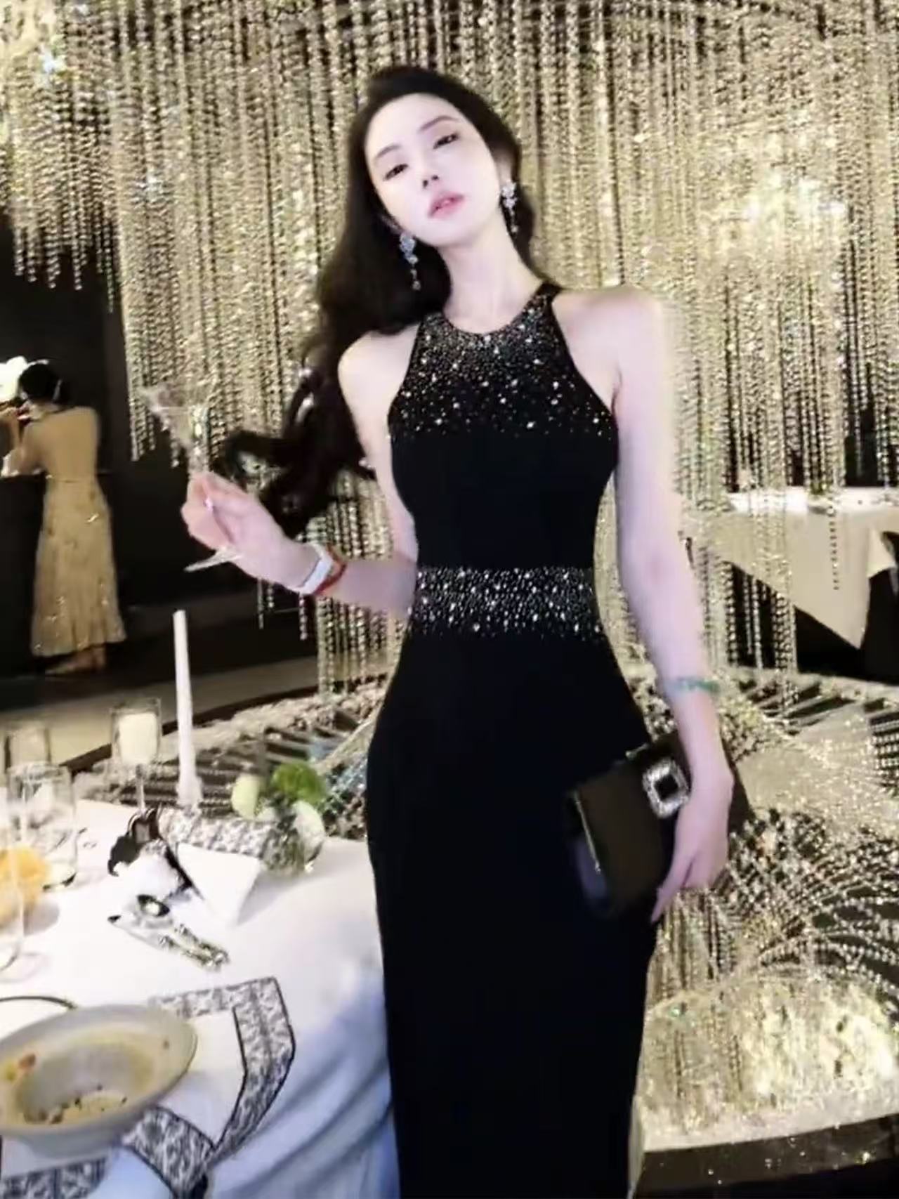 여름 중요 경우 프랑스식 사소한 연회 롱 스커트 아름다운 서리가 내린 부서 핫픽스 비즈 박기 행침 목 니트 드레스
