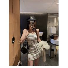 批发甜辣妹性感黑白条纹吊带连衣裙女<b class='q'>夏</b>时尚洋气减龄修身显瘦包臀短裙
