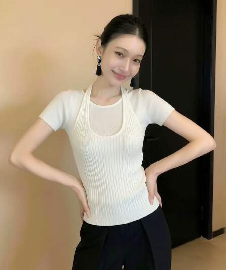 한 부서 페이크 레이어드 디자인 센스 행침 목 반팔 니트 스웨터 여성 2026 여름 얇은 스타일 마이크로 ~을 통해 몸매 가꾸기 슬림해 보이는 맨위