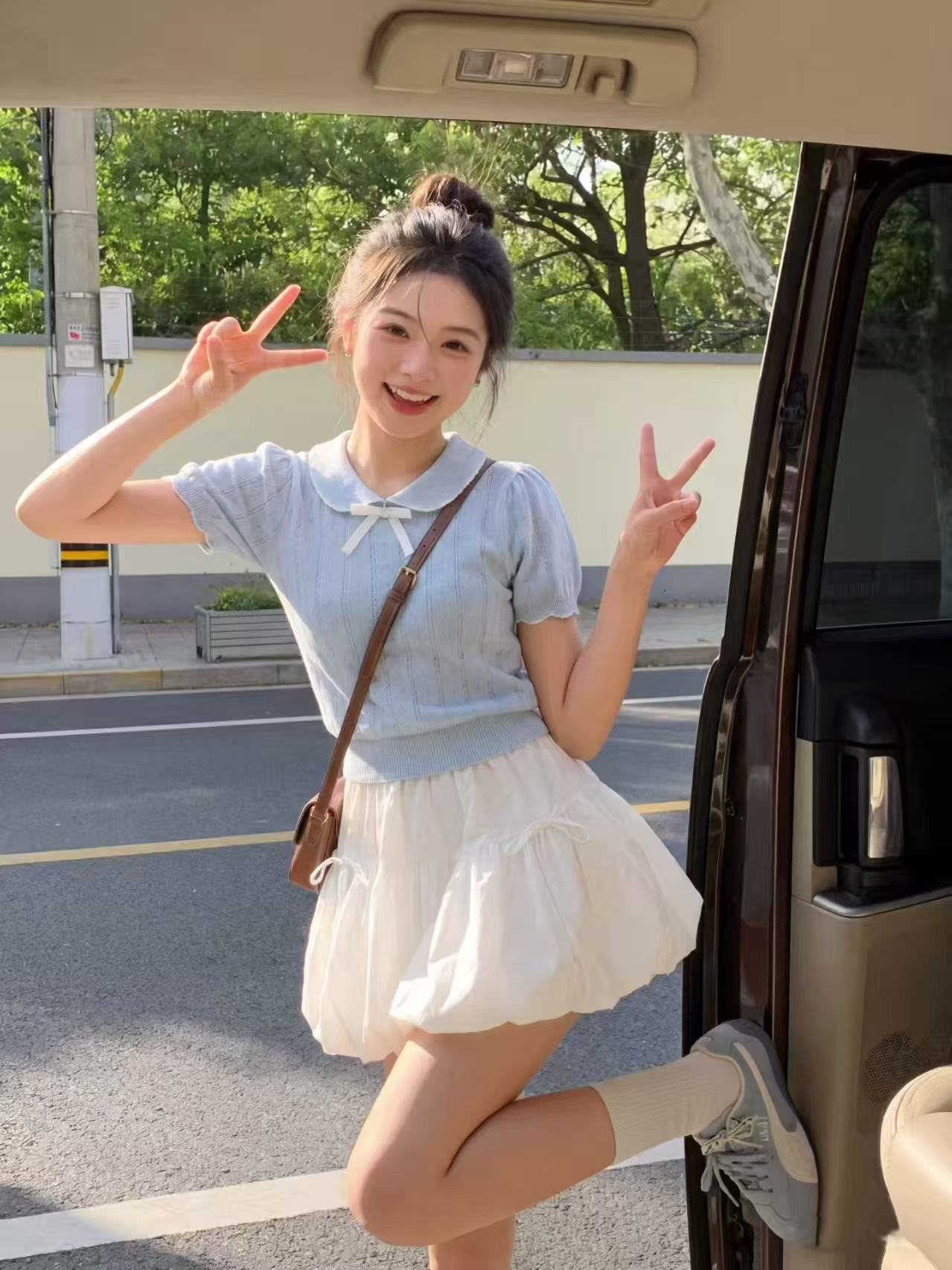 파란색 베이비 칼라 나비 매듭 니트 반팔 티셔츠 프랑스식 꼬집기 허리 Chic 작은 맨위 여성 여름 2026 새로운