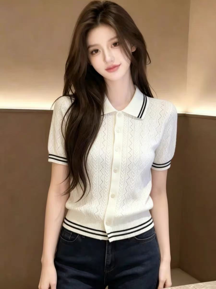 자이언트 잘 생긴 스트라이프 배색 니트 반팔 여성 여름 2026 새로운 얇은 스타일 니트 스웨터 외부 가져 가라. 오픈 가디건 폴로 칼라 맨위