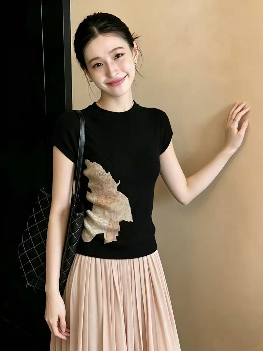 한 부서 레트로 캐주얼 바람 꽃 프린트 반팔 니트 스웨터 여성 여름 새로운 몸매 가꾸기 슬림해 보이는 디자인 센스 맨위
