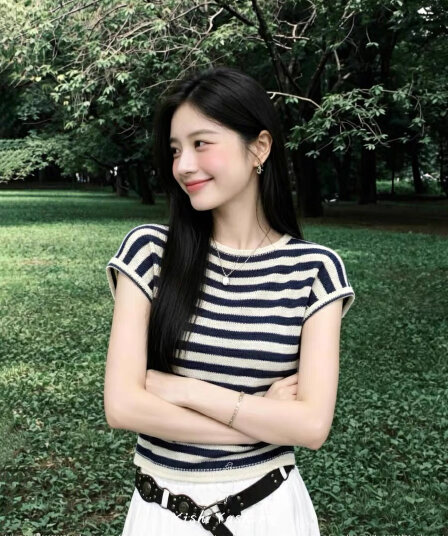 한 부서 레트로 배색 스트라이프 라운드 넥 니트 티셔츠 여성 2026 여름 새로운 작은 키 다용도 슬림해 보이는 맨위