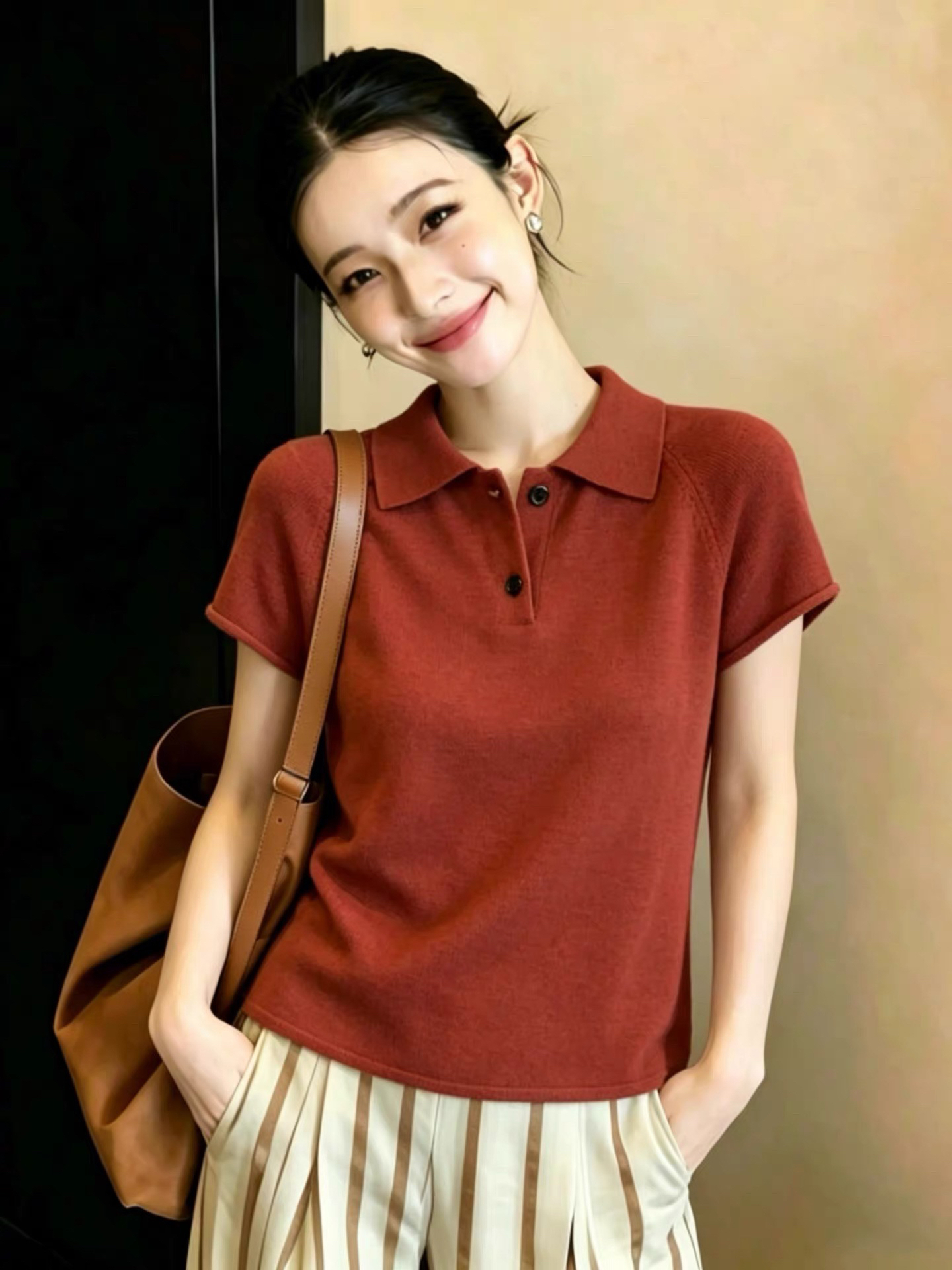 레트로 빨간색 POLO 칼라 반 개방 버클 반팔 티셔츠 여성 2026 새로운 여름 루즈핏 슬림해 보이는 캐주얼 얇은 맨위