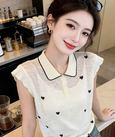 한 부서 하트 자수 POLO 칼라 니트 스웨터 2026 여름 새로운 Feifei 소매 베이비 칼라 다용도 연령 감소 맨위