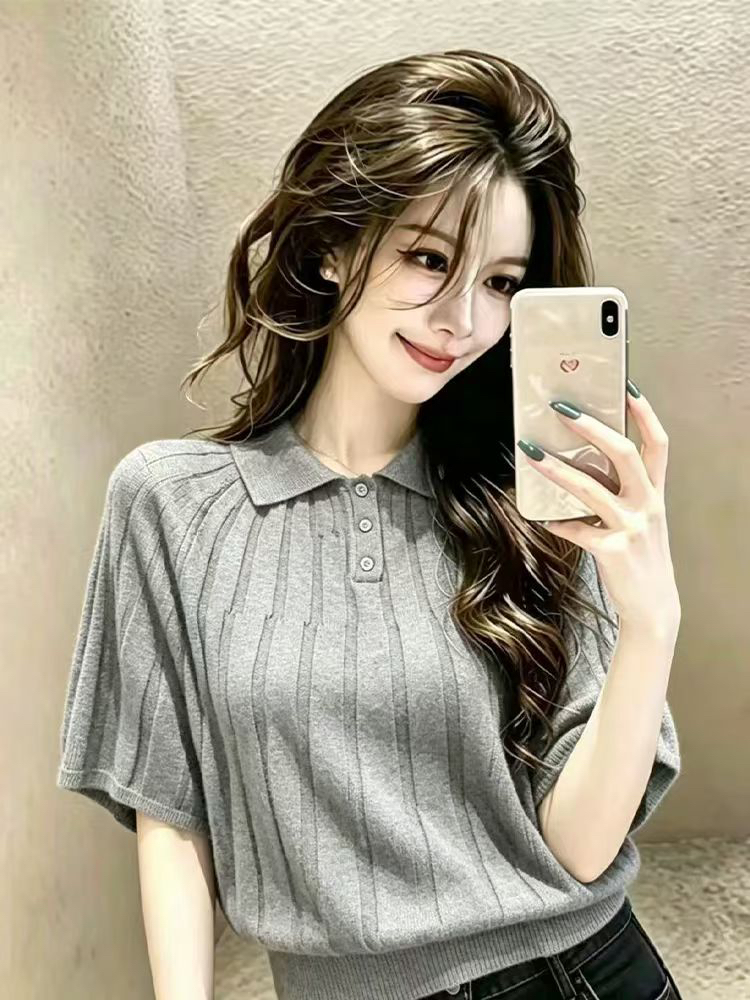 프랑스식 고급 센스 외국 가스 품격 단색 슬림해 보이는 다용도 반팔 폴로 칼라 배트윙 소매 얼음 실크 니트 스웨터 맨위 여성