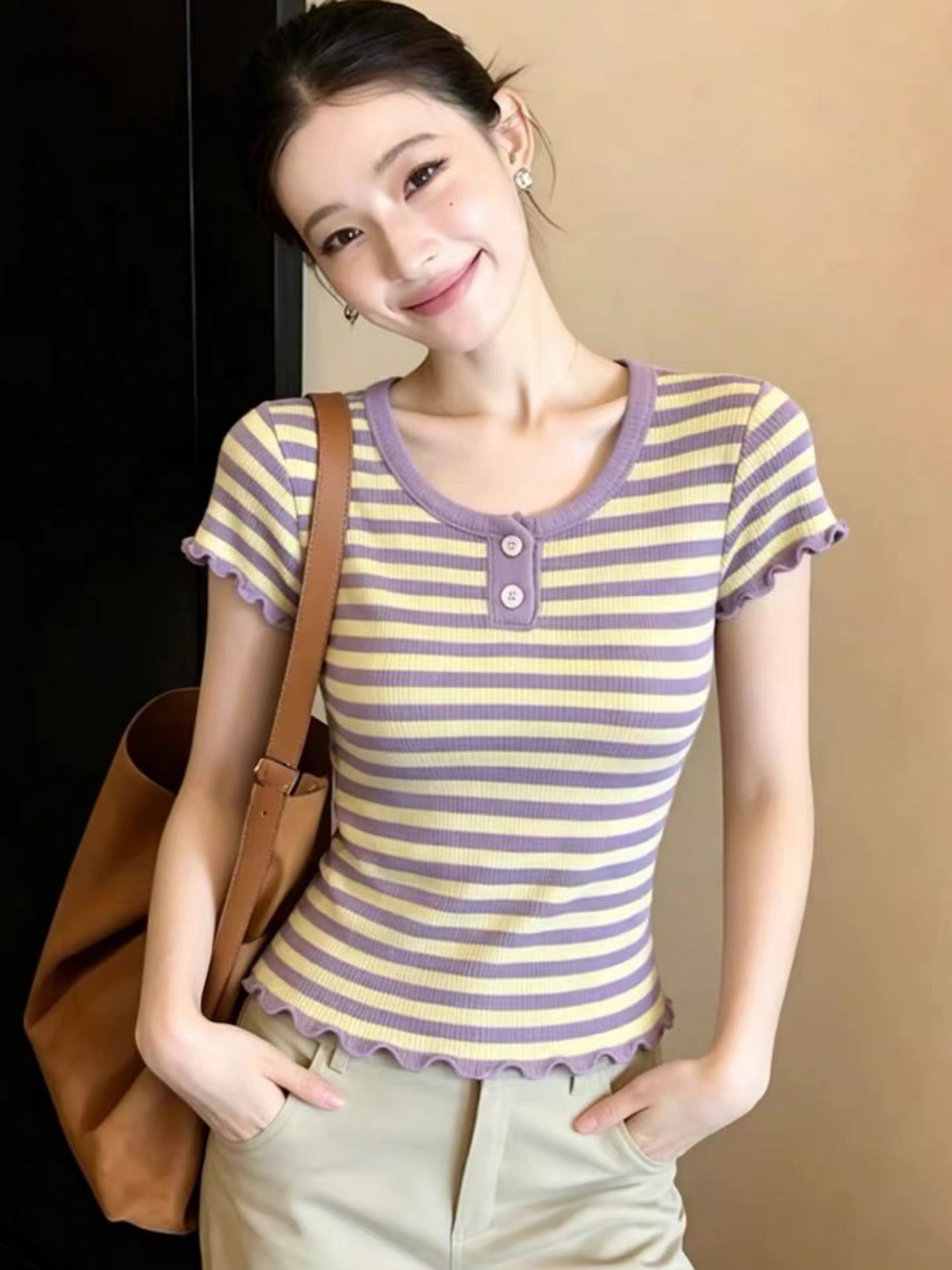 고유 한 아름다운 얇은 스타일 니트 스웨터 반팔 맨위 여성 여름 2026 새로운 한 부서 프릴 스트라이프 니트 맨위
