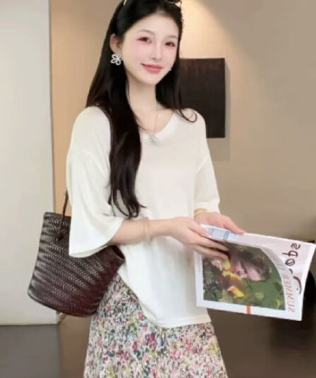 한 부서 느긋한 바람 비스듬한 진자 반팔 티셔츠 여성 의류 2026 여름 새로운 루즈핏 슬림해 보이는 고유 한 그레이트 봐. 의류