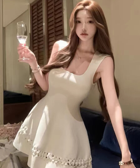 화이트 광장 칼라 슬립 여성 드레스 여름 프랑스식 고급 센스 천 골드 허리 수축 슬림해 보이는 작은 키 한 마디 미니 스커트