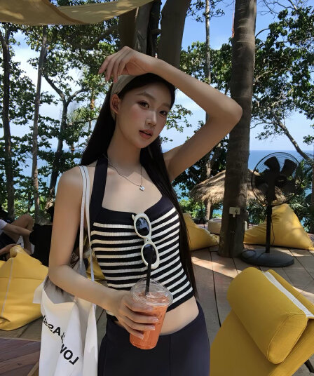 레드 맨 파빌리온 캐미솔 2026 새로운 여름 외출용 아름다움 뒤로 핫걸 스트라이프 쇼트 스타일 민소매 행침 목 맨위 여성