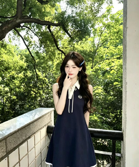 2026 여름 품격 3 차원 꽃 V넥 슬립 드레스 디자인 센스 꼬집기 허리 몸매 가꾸기 슬림해 보이는 니트 드레스