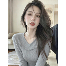 批发韩系高级感V领毛衣针织内搭<b class='q'>打底衫</b>女秋冬修身气质绝美巨好看上衣