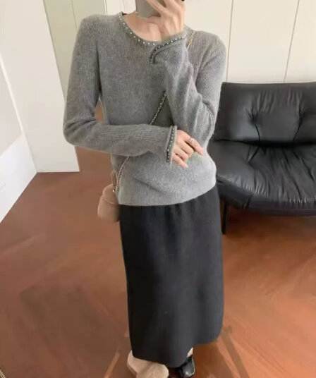 벌꿀 곰 플러시 비즈 박기 라운드 넥 나팔 소매 스웨터 여성 겨울 새로운 몸매 가꾸기 슬림해 보이는 다용도 니트 기본 셔츠 후안