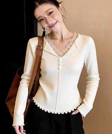가을 겨울철 살구 색상 V넥 레이스 측면 길이 소매 짠 셔츠 여성 항구 바람 페이크 레이어드 기본 셔츠 몸매 가꾸기 단추 맨위