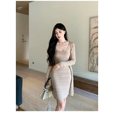 批发海边度假穿搭手工钩花冰丝<b class='q'>中长款</b>开衫收腰修身吊带连衣裙套装