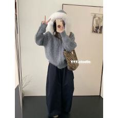 批发韩系开衫带毛领纯色的拉链款麻花长袖宽松简约高级圣诞毛衣<b class='q'>甜美</b>