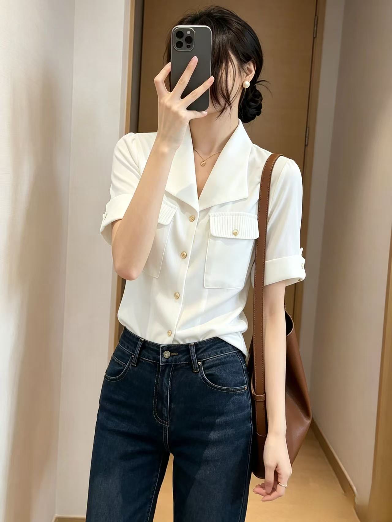 2026 이른 가을 새로운 여성 의류 프랑스식 폴로 칼라 반팔 셔츠 출퇴근 빛 요리 한 우아함 주머니 디자인 센스 맨위