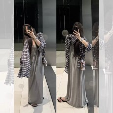 批发温柔纸片人吊带背心<b class='q'>连衣裙</b>女夏慵懒风宽松显瘦垂感长裙简约直筒裙