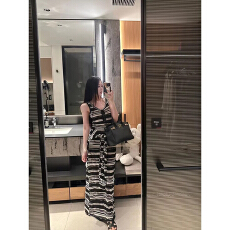 批发松弛感美式假两件条纹绑带背心<b class='q'>连衣裙</b>女夏季长款黑白撞色度假裙子