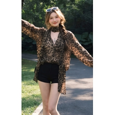 批发美貌野心家吴宣仪同款豹纹轻薄<b class='q'>雪纺</b><b class='q'>衫</b>