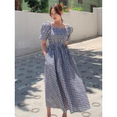 批发<b class='q'>韩国</b>chic夏季减龄复古小众气质露锁骨方领格子收腰泡泡袖<b class='q'>连衣裙</b>女
