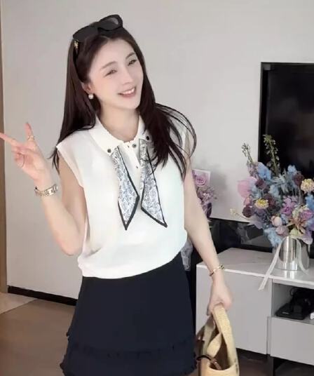 프랑스식 스카프 POLO 칼라 민소매 티셔츠 여성 2025 새로운 여름 루즈핏 슬림해 보이는 패션 연령 감소 캐주얼 맨위