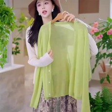 批发绿色冰丝针织开衫女<b class='q'>夏季</b>超好看空调外搭防晒披肩外套薄款宽松上衣
