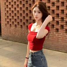 批发红色方领短袖t恤女2026新款夏季修身显瘦辣妹独特漂亮初夏小上衣