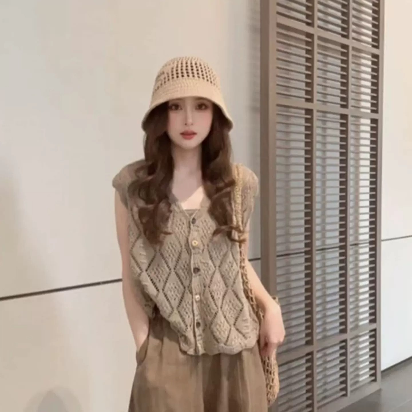 한 부서 오래된 돈 바람 레트로 홀로우 아웃 베스트 니트 오픈 가디건 여성 여름 루즈핏 느긋한 스택 착용 민소매 조끼 맨위