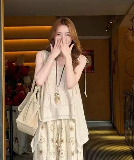 보헤미안 해변가 휴가 바람 비즈 캐미솔 여름 외출용 불규칙 루즈핏 슬림해 보이는 민소매 맨위