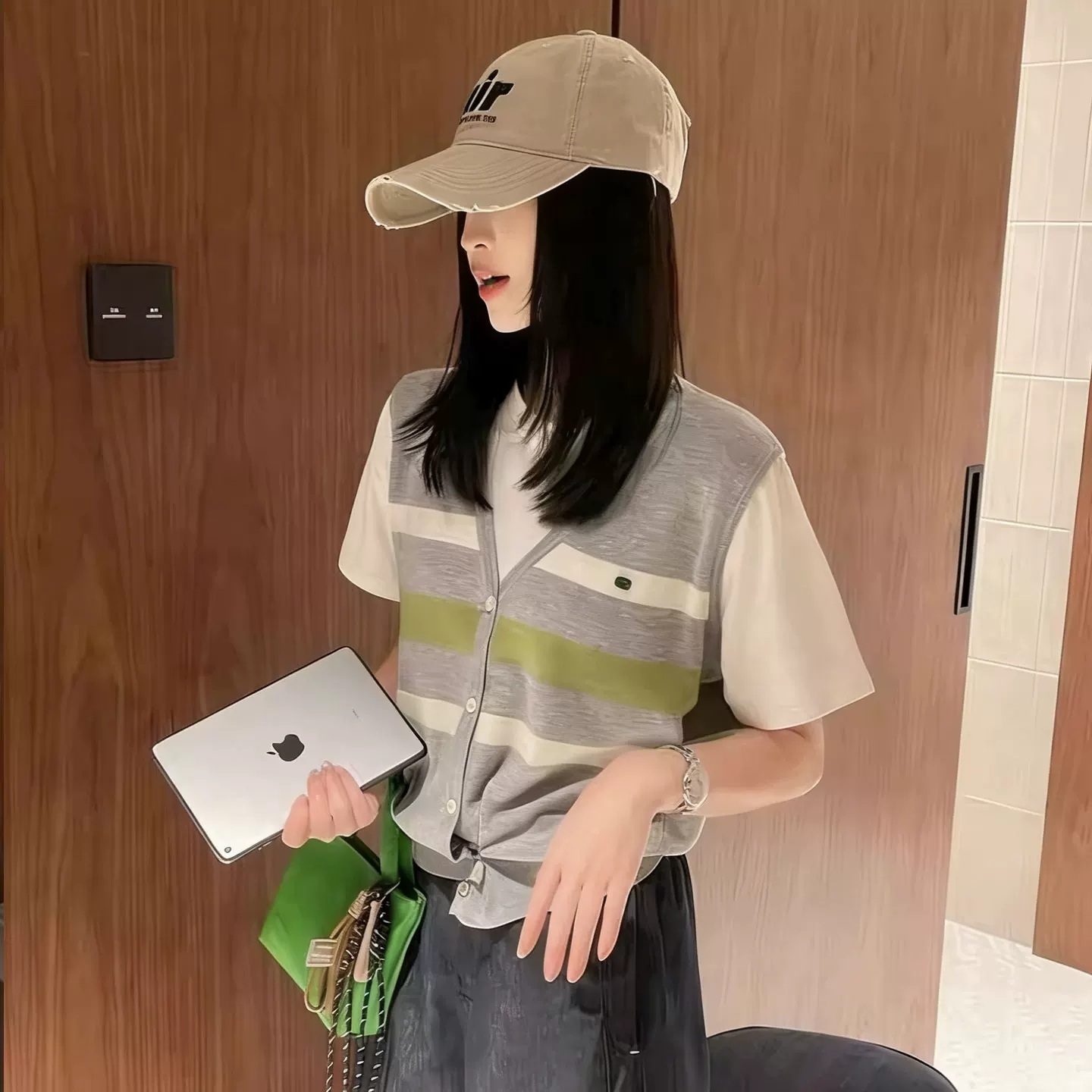 페이크 레이어드 배색 스트라이프 반팔 니트 오픈 가디건 여성 여름 한 부서 착용 가져 가라. 루즈핏 패션 외국 가스 다용도 맨위