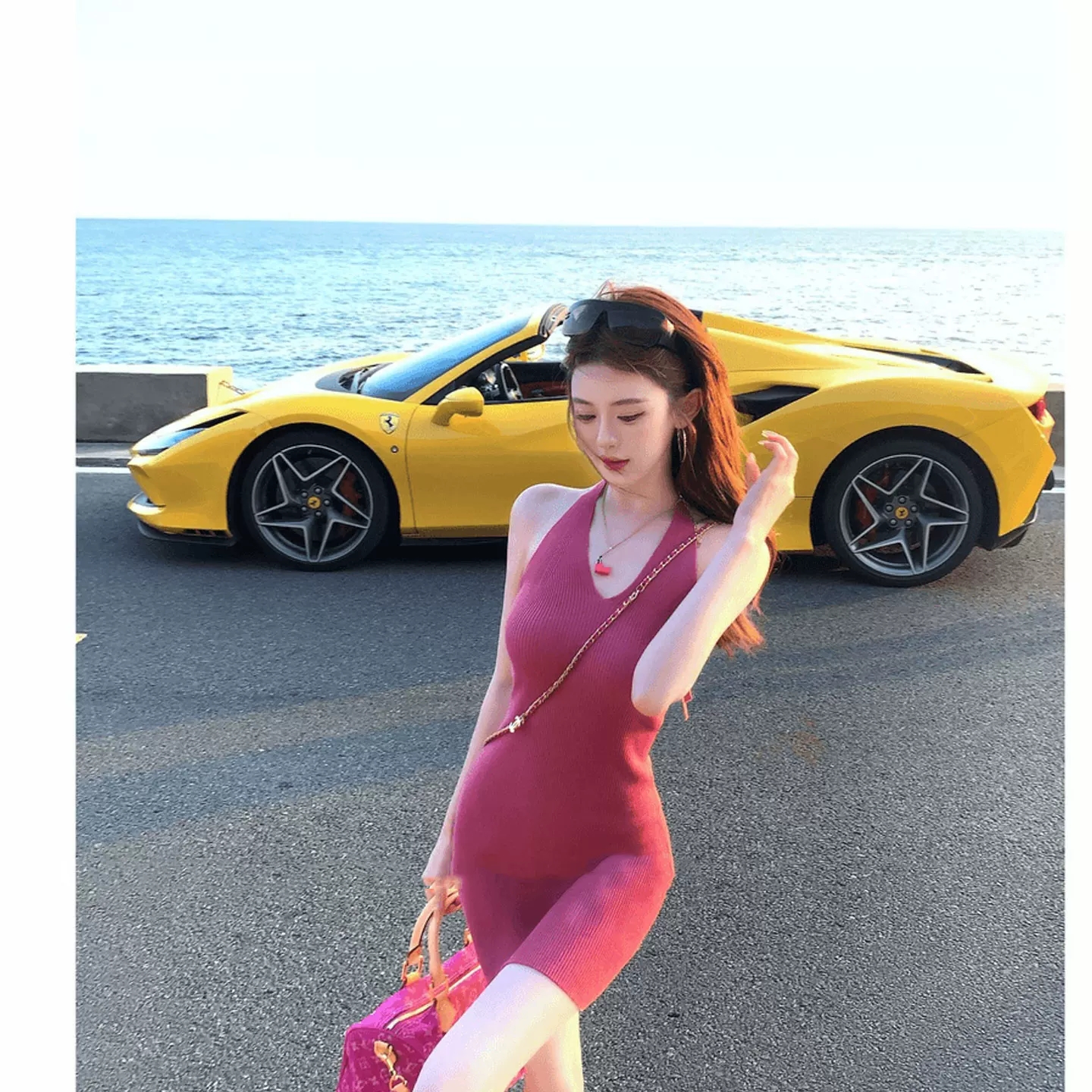 로얄 자매 바람 섹시함 휴가 V넥 행침 목 민소매 니트 여성 드레스 여름 몸매 가꾸기 슬림해 보이는 타이트 스커트 짧은 치마
