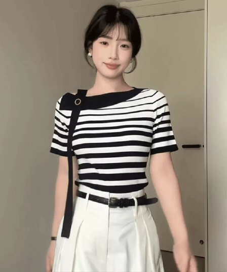 한 부서 흑백 줄무늬 오프숄더 반팔 니트 스웨터 여성 여름 작은 키 몸매 가꾸기 슬림해 보이는 오프숄더 고유 한 맨위