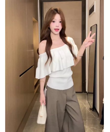 프랑스식 부드러운 바람 프릴 오프숄더 반팔 니트 스웨터 여성 여름 몸매 가꾸기 슬림해 보이는 자이언트 잘 생긴 오프숄더 맨위