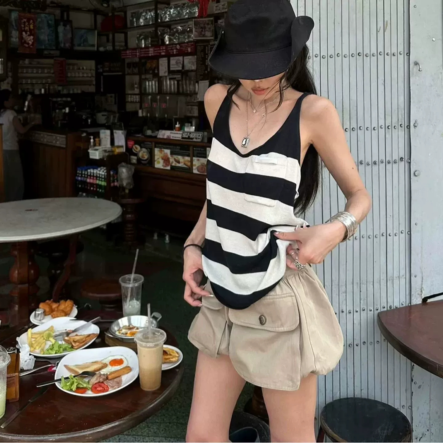 한 부서 오래된 돈 바람 흑백 줄무늬 캐미솔 여름 외출용 루즈핏 느긋한 느슨함 센스 캐주얼 민소매 맨위