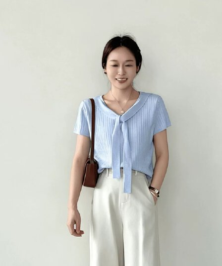 파란색 페이크 레이어드 반팔 얼음 실크 V넥 레이스업 니트 스웨터 여성 여름 새로운 얇고 가벼운 통기성 슈퍼 잘 생긴 맨위