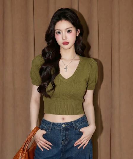 프랑스식 녹색 V넥 반팔 니트 스웨터 여성 여름 몸매 가꾸기 슬림해 보이는 작은 키 착용 가져 가라. 연령 감소 쇼트 스타일 맨위 얇은
