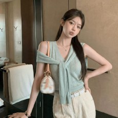 批发2026超火<b class='q'>夏</b>装减龄穿搭一整套薄荷绿针织背心披肩叠穿上衣两件套
