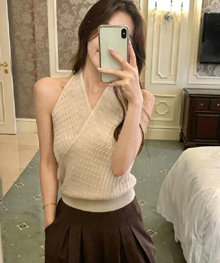 섹시함 검정색 행침 목 백리스 니트 조끼 여성 여름 몸매 가꾸기 슬림해 보이는 다용도 슈퍼 잘 생긴 Chic 민소매 맨위