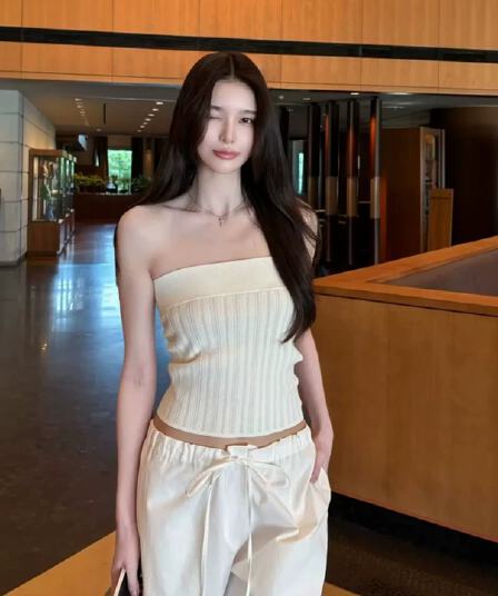 한 부서 부드러운 한 부서 바람 오프숄더 구덩이 기사 니트 튜브탑 조끼 여성 여름 얇은 스타일 외출용 핫걸 맨위