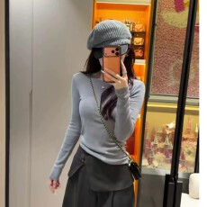 批发温柔韩系风圆领修身针织打底衫<b class='q'>女</b>初秋季<b class='q'>新款</b>套头显瘦内搭长袖上衣
